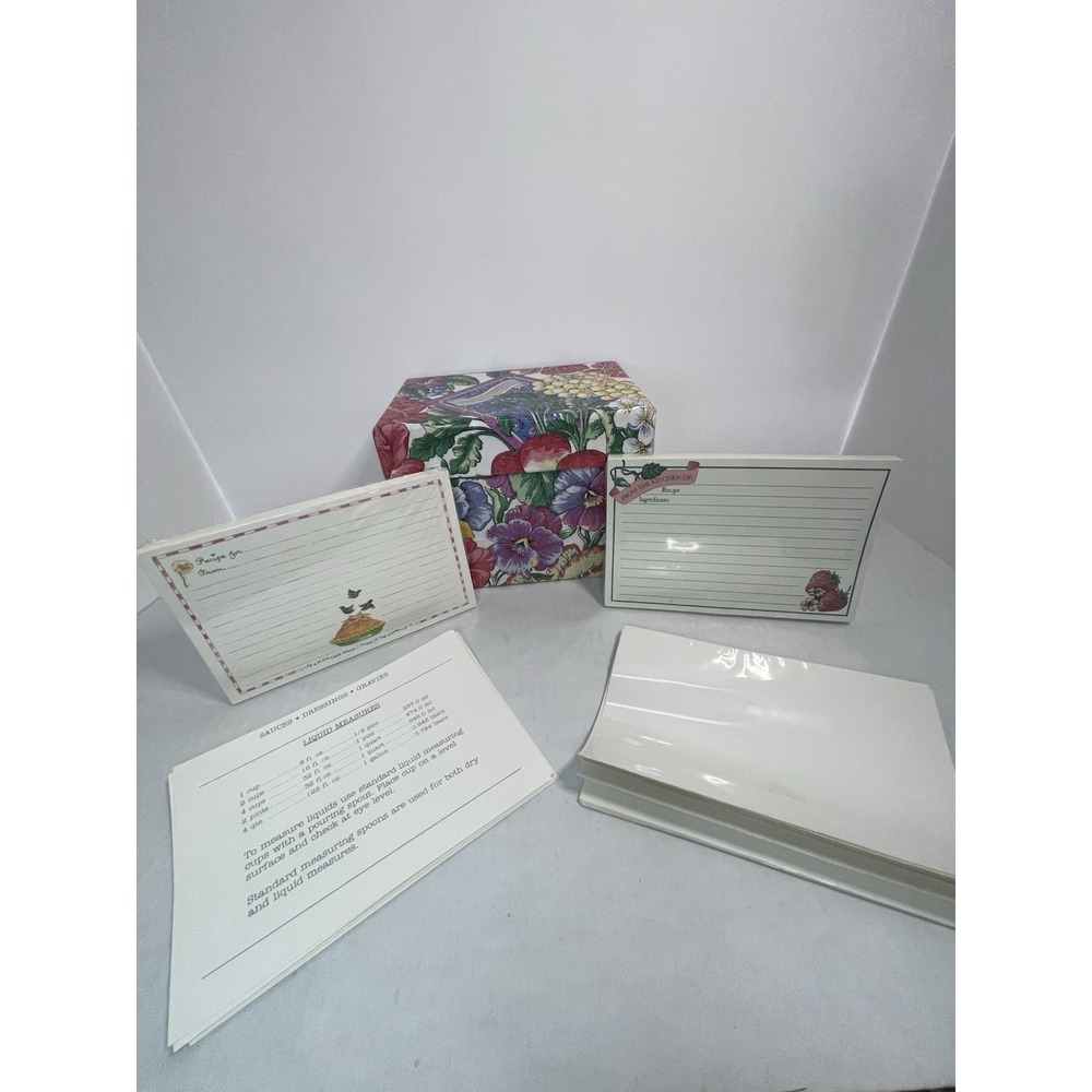 C.R. Gibson Company Recipe Box With Recipe Cards Vintage 90's Flower Cottagecore